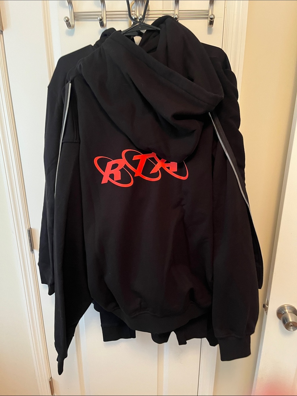 Expensive RTA Double Layered Hoodie🔥 - Picture 4 of 4